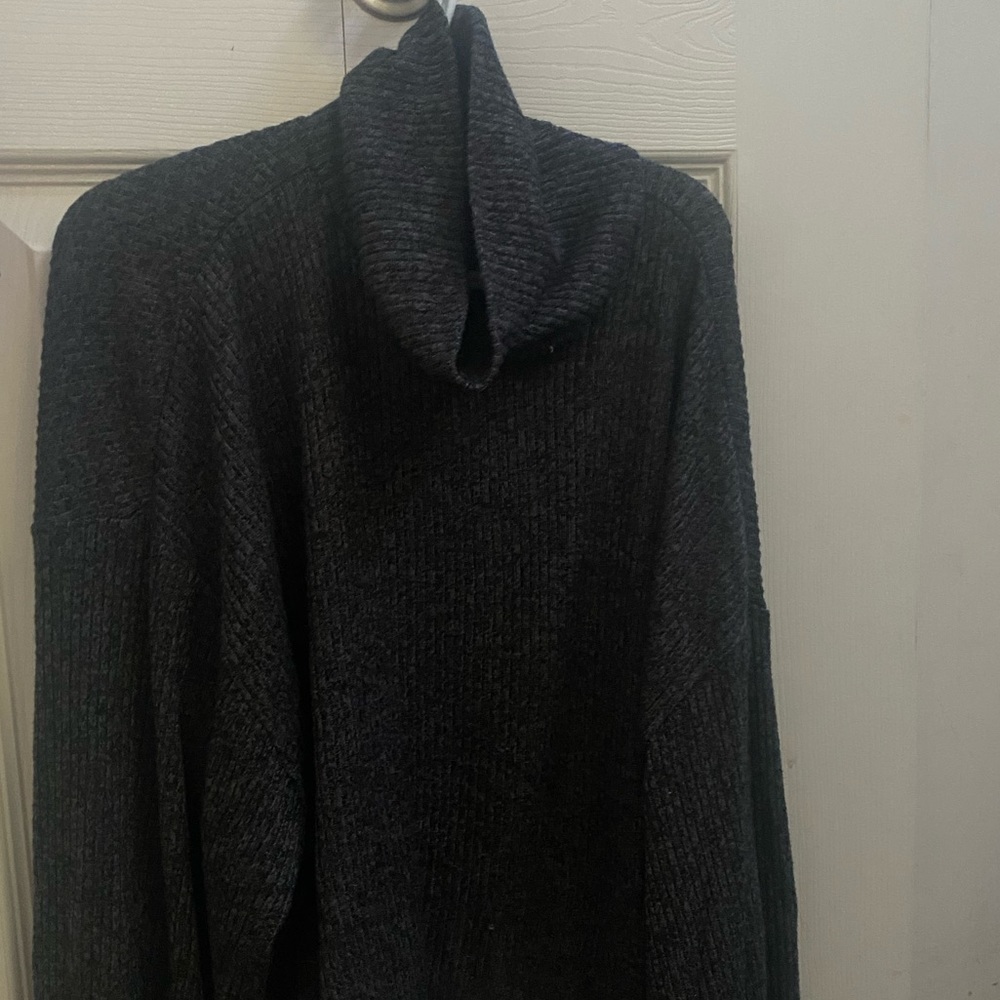 Black Turtle Neck - Picture 2 of 2